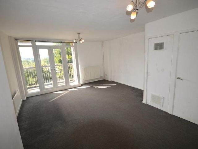 2 bedroom maisonette to rent