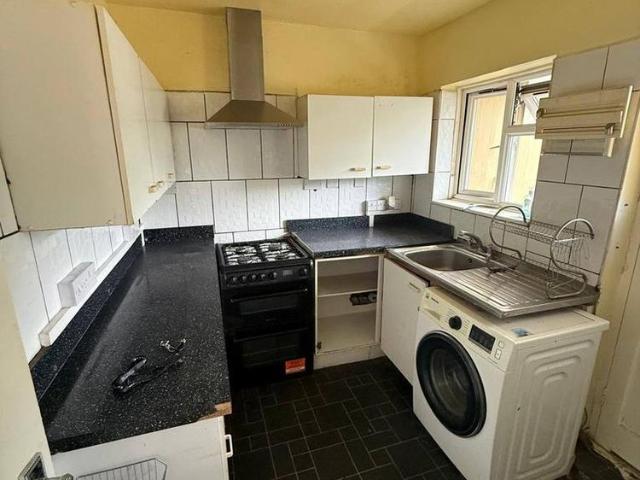 2 bedroom maisonette to rent