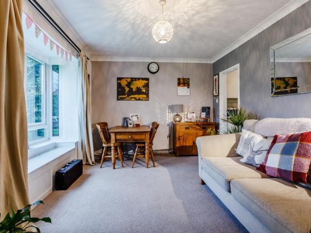 2 bedroom maisonette to rent