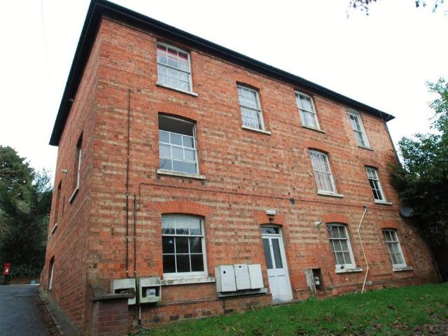 2 bedroom maisonette to rent