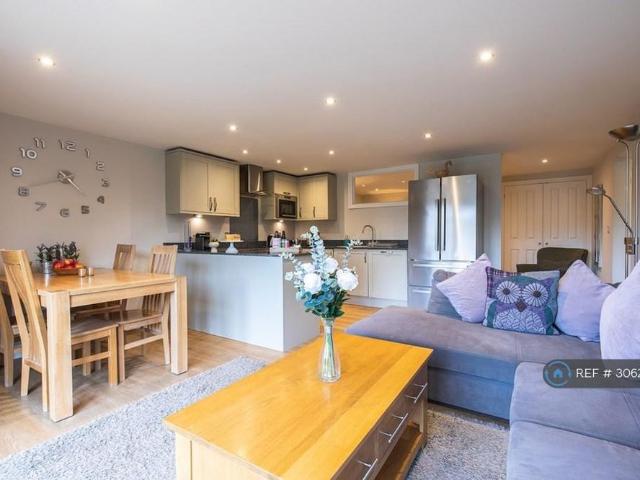 2 bedroom maisonette to rent