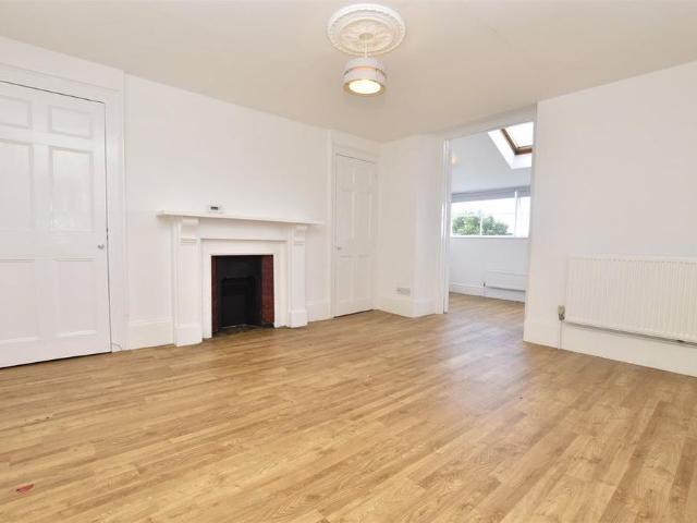 2 bedroom maisonette to rent