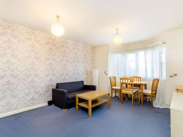 2 bedroom maisonette to rent