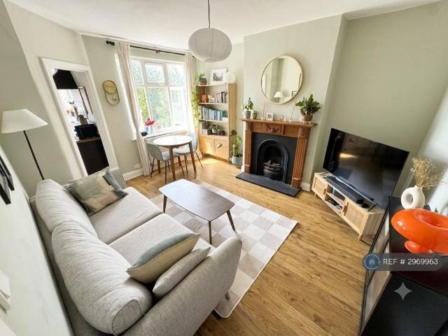 2 bedroom maisonette to rent