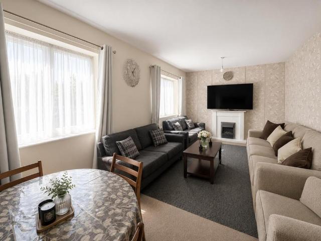 2 bedroom maisonette to rent
