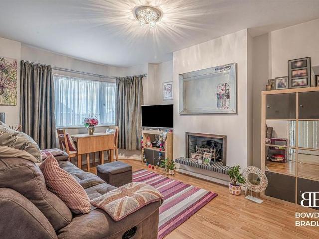 2 bedroom maisonette to rent
