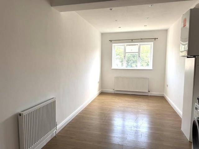 2 bedroom maisonette to rent