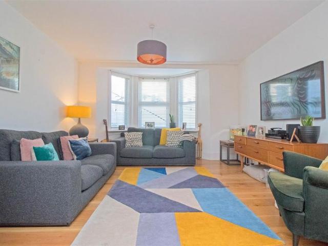 2 bedroom maisonette to rent
