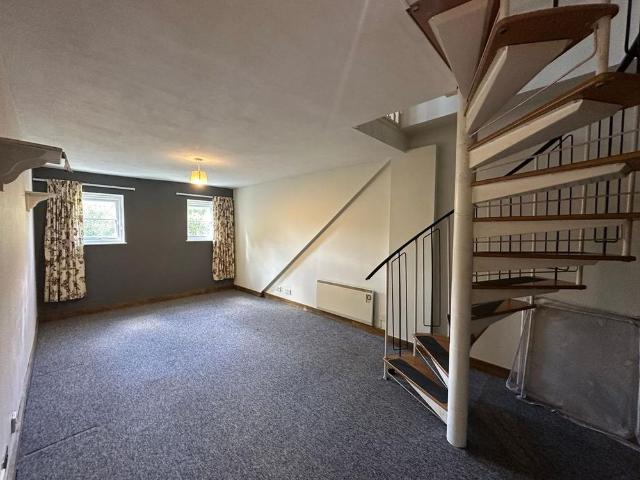 2 bedroom maisonette to rent