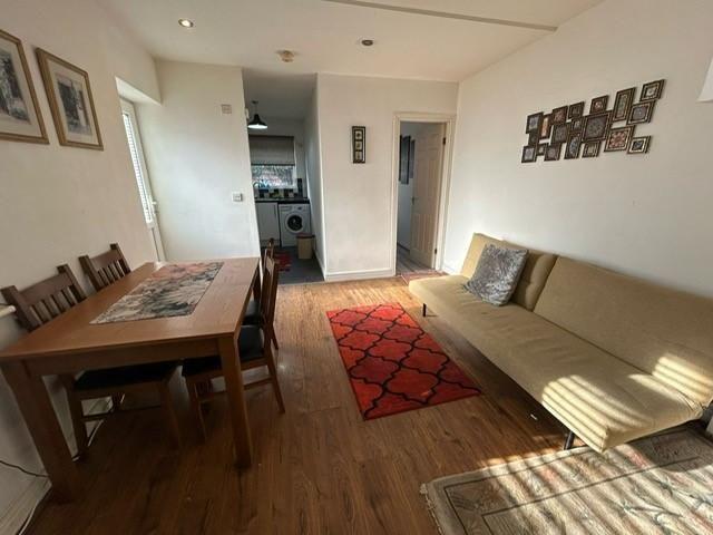 2 bedroom maisonette to rent