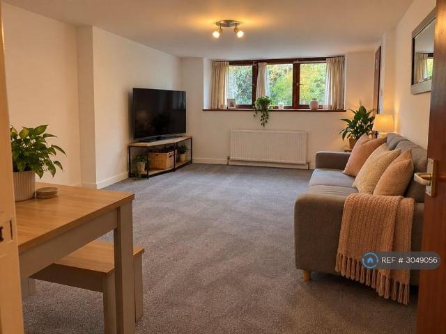 2 bedroom maisonette to rent