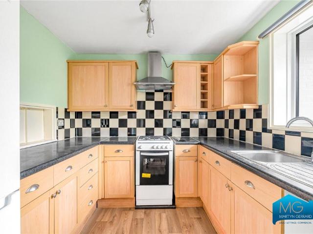 2 bedroom maisonette to rent