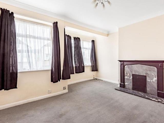 2 bedroom maisonette to rent