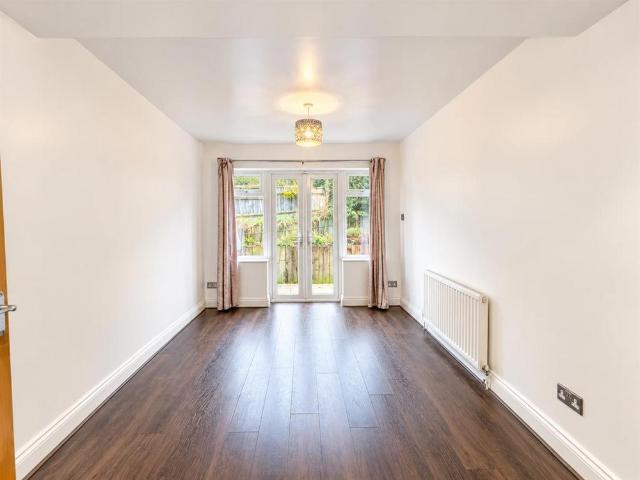 2 bedroom maisonette to rent