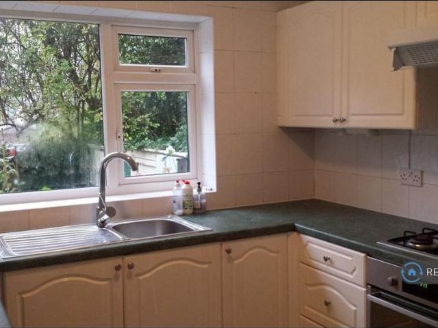 2 bedroom maisonette to rent