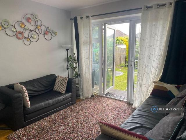 2 bedroom maisonette to rent