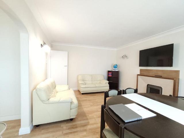 2 bedroom maisonette to rent