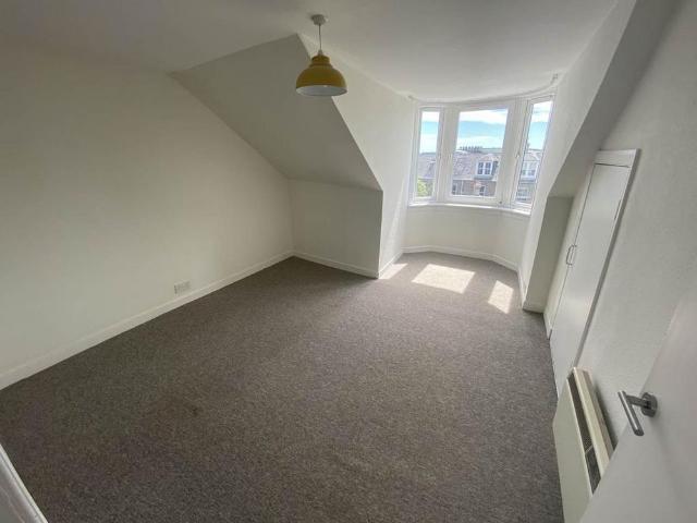 2 bedroom maisonette to rent