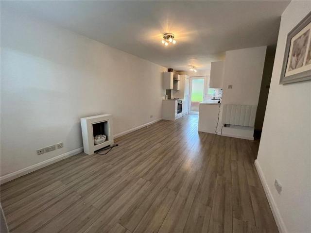 2 bedroom maisonette to rent