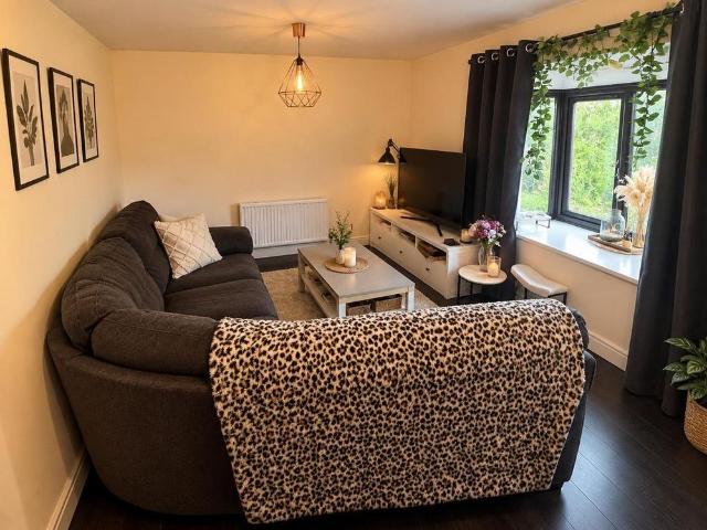 2 bedroom maisonette to rent