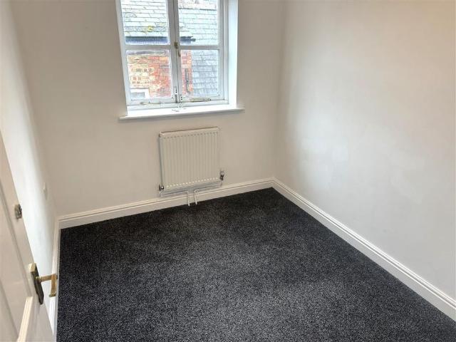 2 bedroom maisonette to rent