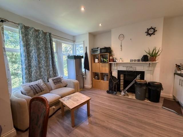 2 bedroom maisonette to rent