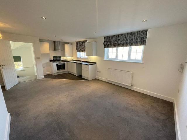 2 bedroom maisonette to rent