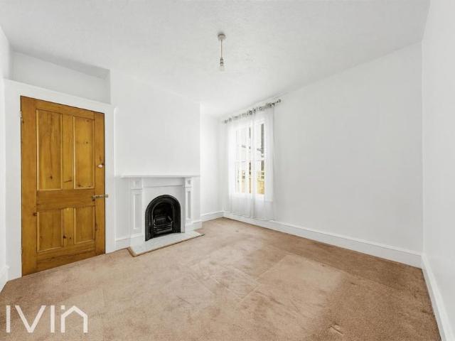 2 bedroom maisonette to rent