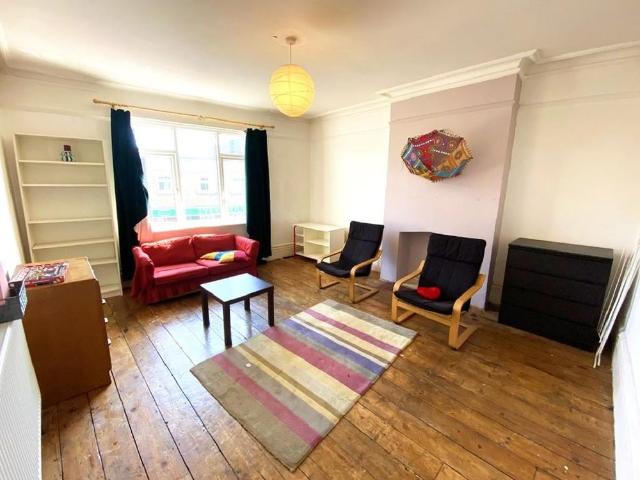 2 bedroom maisonette to rent