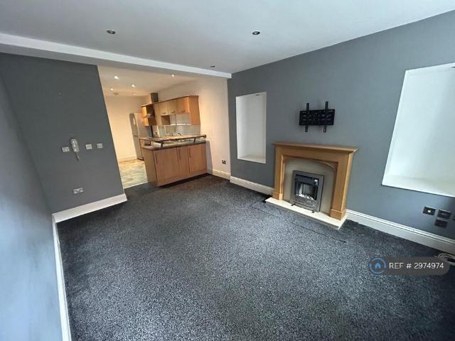 2 bedroom maisonette to rent