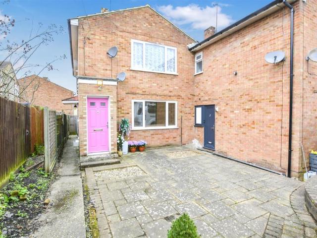 2 bedroom maisonette to rent