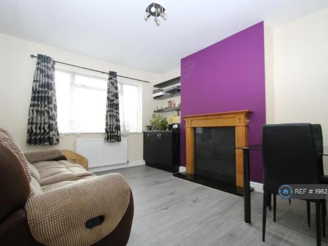 2 bedroom maisonette to rent