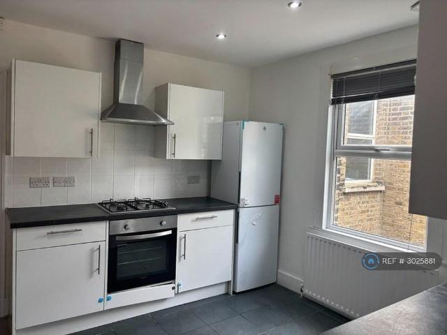 2 bedroom maisonette to rent