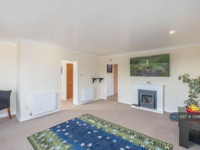 2 bedroom maisonette to rent