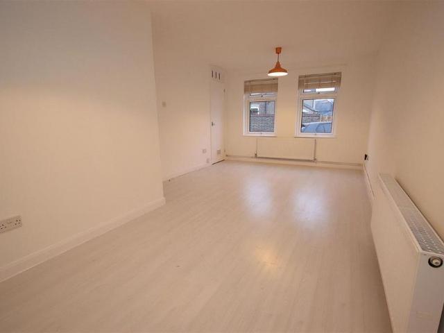 2 bedroom maisonette to rent