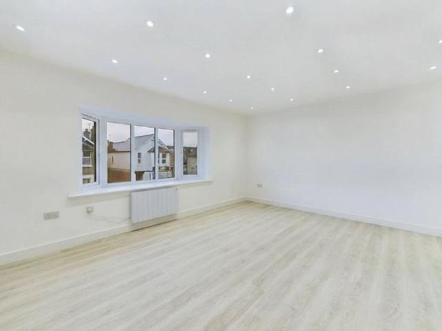 2 bedroom maisonette to rent