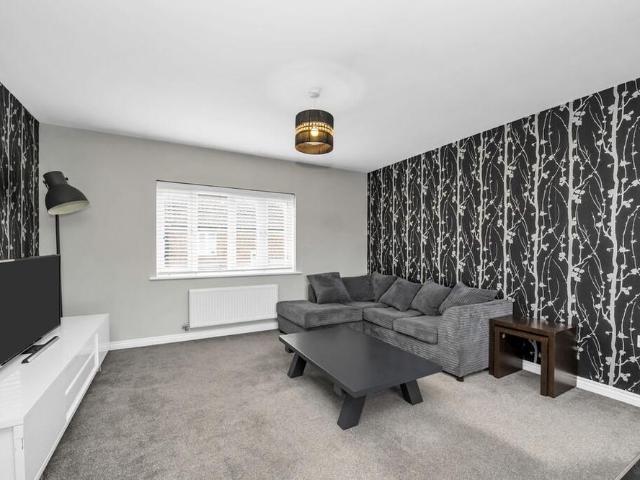 2 bedroom maisonette to rent