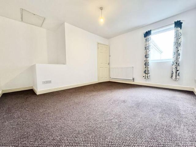 2 bedroom maisonette to rent