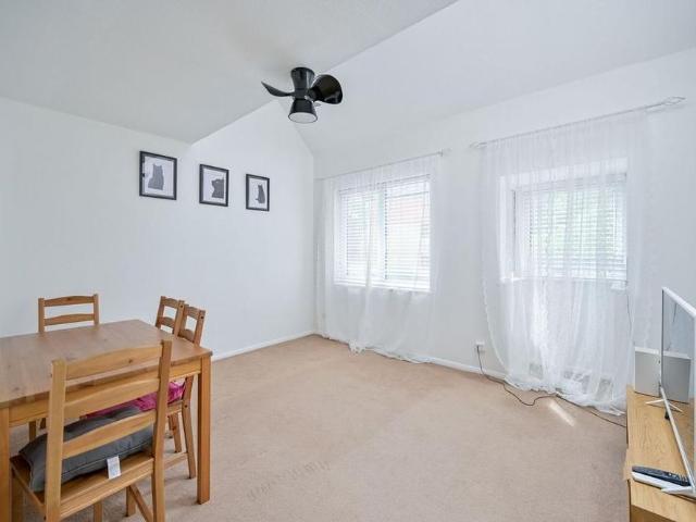 2 bedroom maisonette to rent