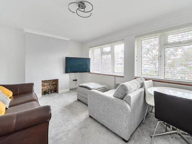 2 bedroom maisonette to rent