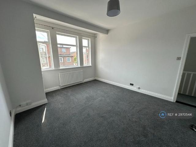 2 bedroom maisonette to rent