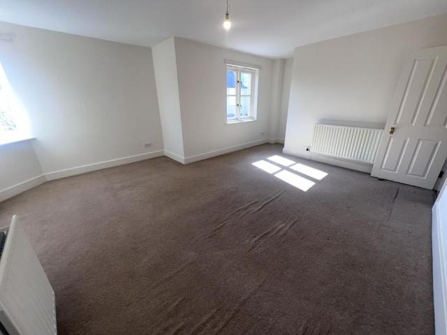 2 bedroom maisonette to rent