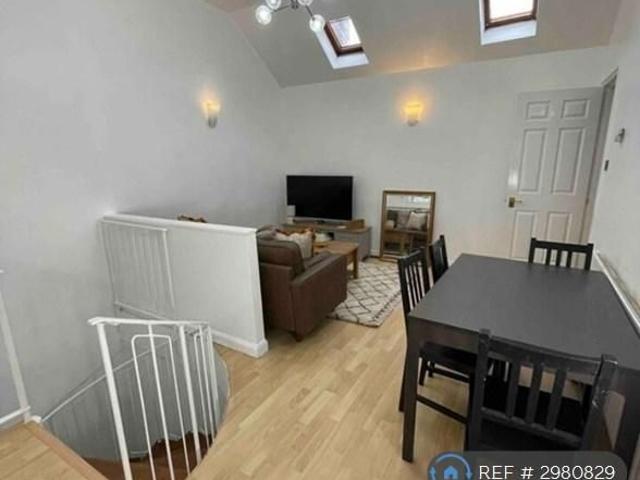 2 bedroom maisonette to rent