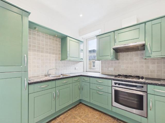 2 bedroom maisonette to rent