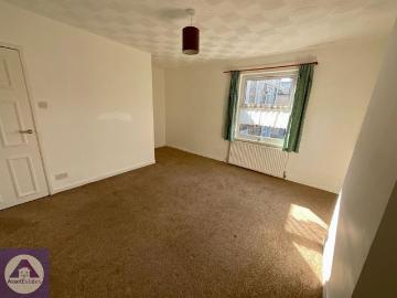 2 bedroom maisonette to rent