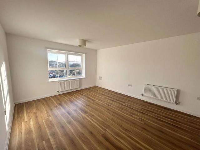 2 bedroom maisonette to rent