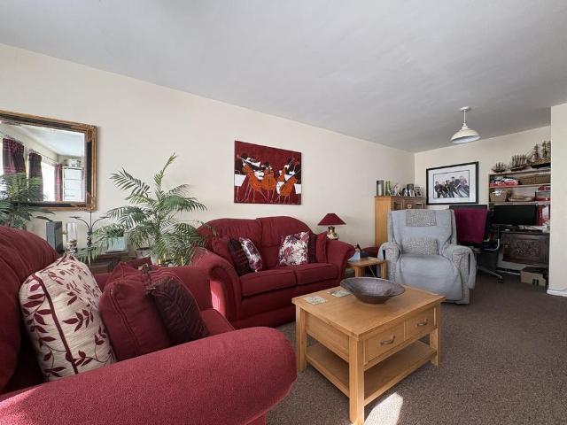 2 bedroom maisonette to rent