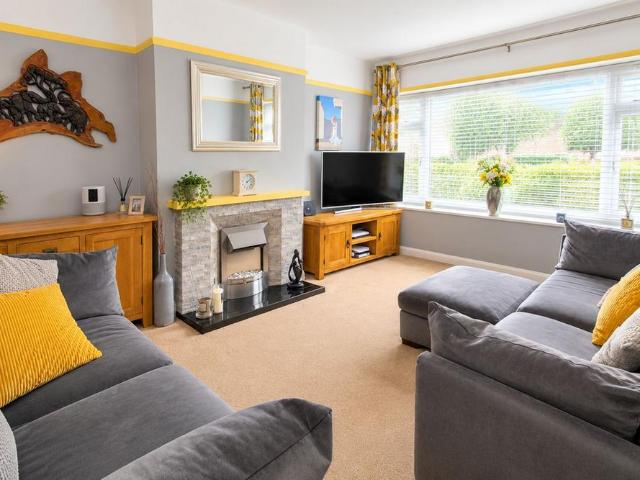 2 bedroom maisonette to rent