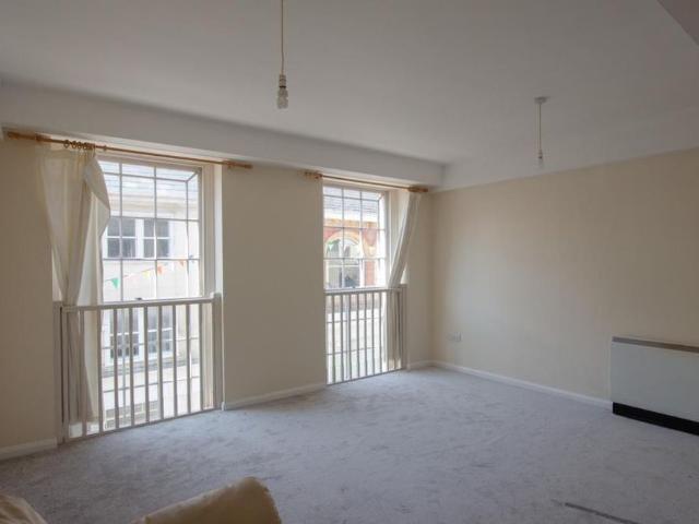 2 bedroom maisonette to rent