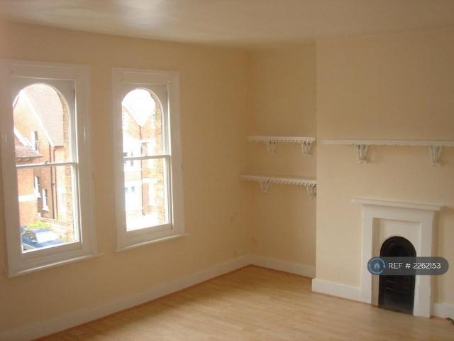 2 bedroom maisonette to rent